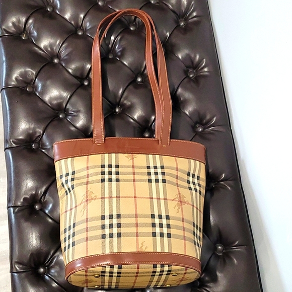 Vintage Burberry - Picture 2 of 7